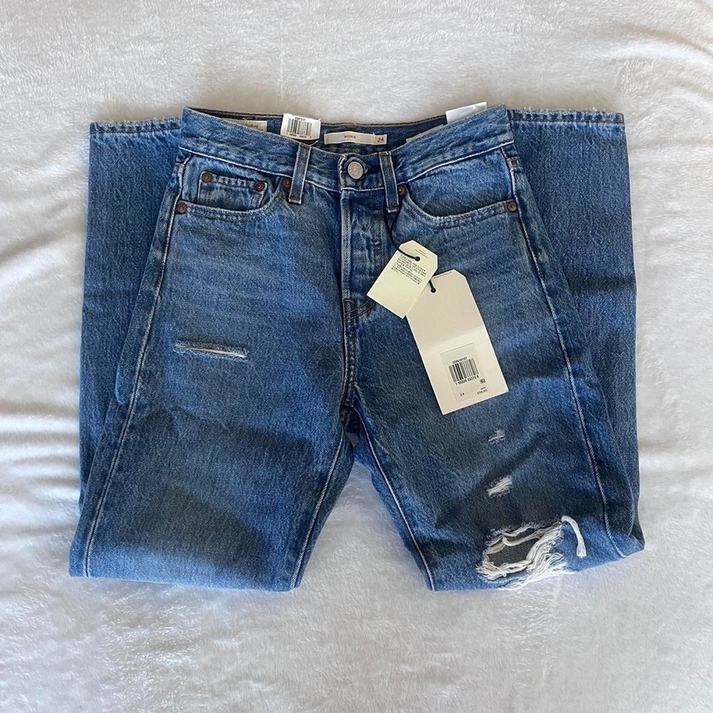 New With Tags Levi’s Wedgie Button Fly Jeans